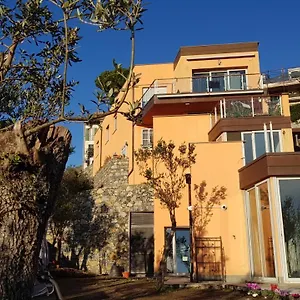 Apartment Poggio Degli Ulivi, Genua